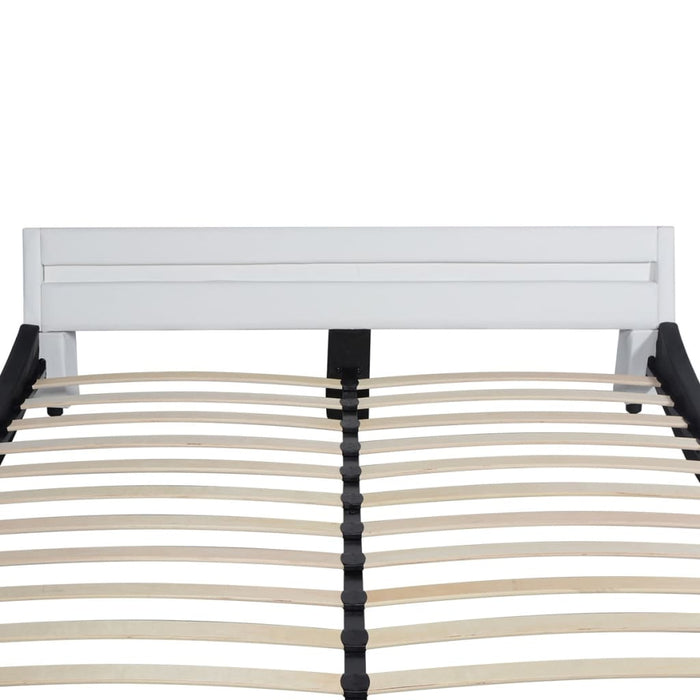 Medina Bed met matras LED kunstleer zwart en wit 140x200 cm